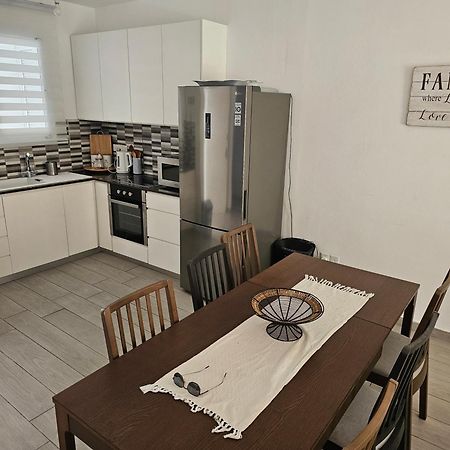 Zom Holiday Apartment Paphos Kültér fotó
