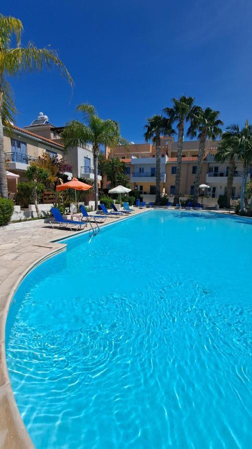 Zom Holiday Apartment Paphos Kültér fotó